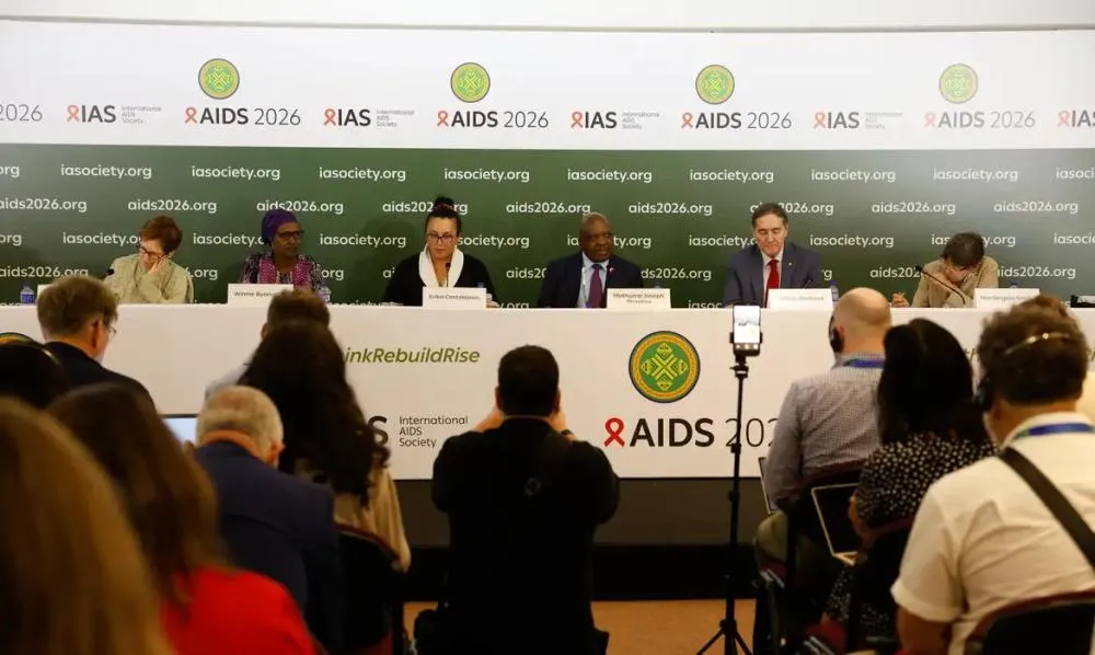 Novas infecções e mortes por HIV atingem os menores níveis da história, mas queda de recursos preocupa